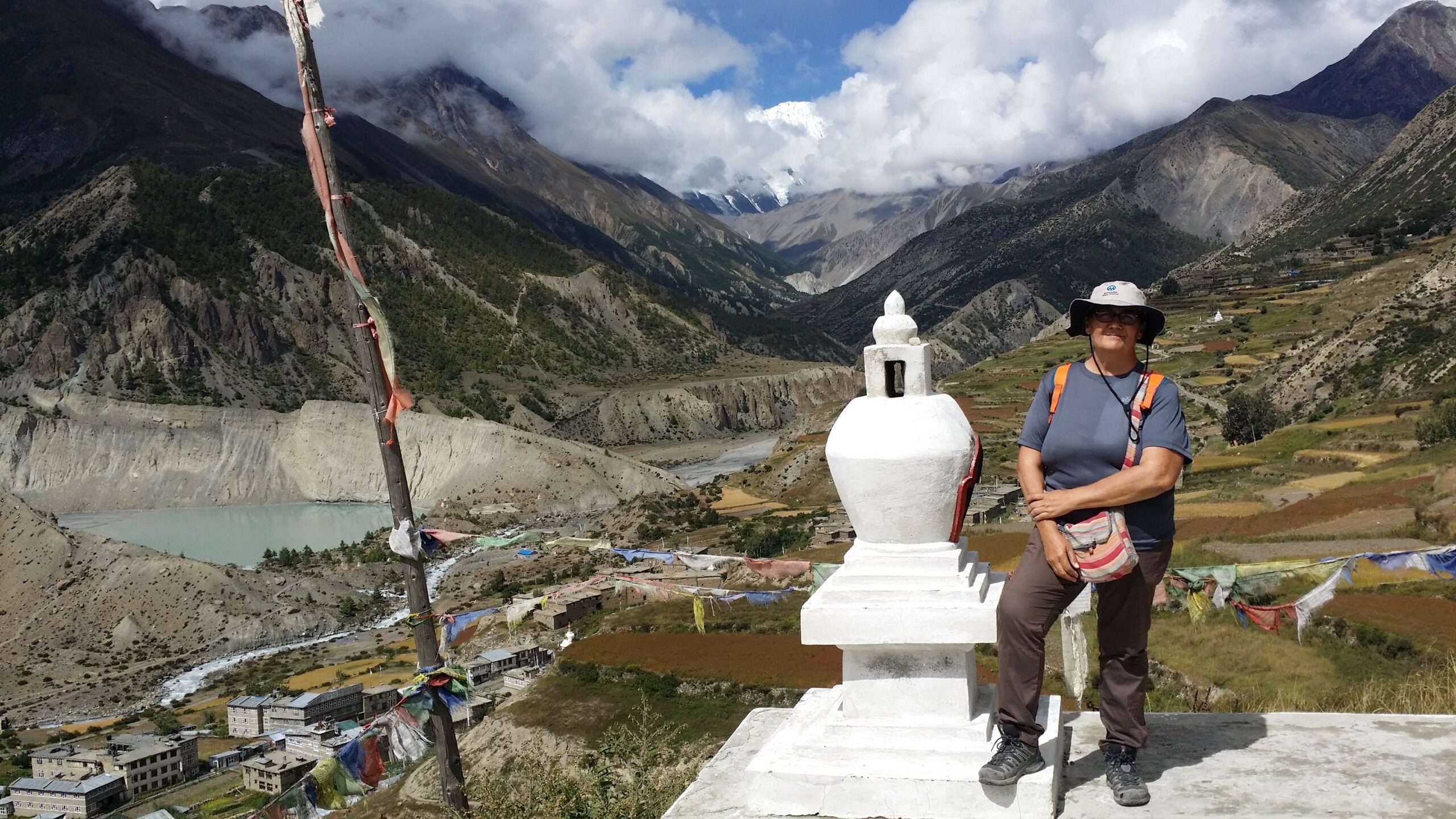 Esta foto es en Nepal. A mis 50 años me autorregalé un sueño y a la vez un reto: hacer trekking por la ruta de los Annapurnas. Es lo más lejos que he llegado. Pero mi amor a las montañas las he vivido siempre en mis islas Canarias.